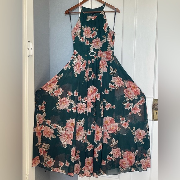 Summer drees - Picture 1 of 12